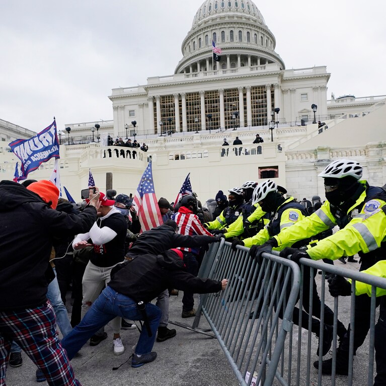 Rioters in front of the Capitol